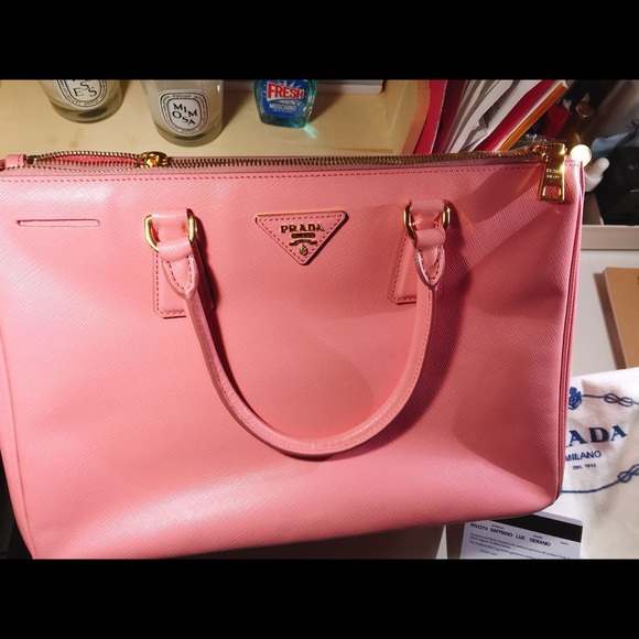 Prada Handbags - Authentic Prada saffiano small bag